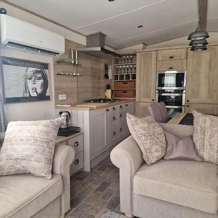 مكان تخييم Premium Mobilhome غريمو