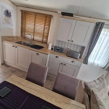 Premium Mobilhome مكان تخييم غريمو