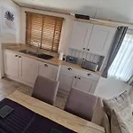 Premium Mobilhome אתר קמפינג גרימו